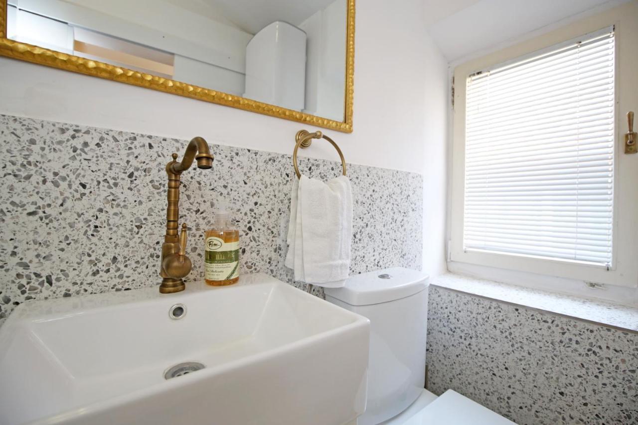 Swan City Apartment & Room Sibenik Exterior photo
